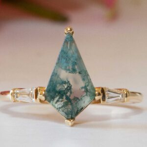 Amara - Kite Moss Agate and diamond ring