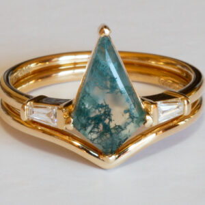 Amara - Kite Moss Agate and diamond ring